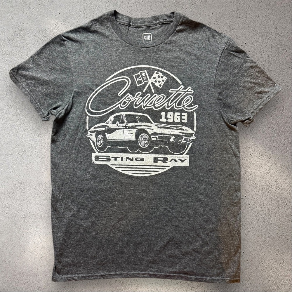GM Corvette 1963 Sting Ray Graphic T-Shirt Mens Medium Gray Hybrid Apparel Tee